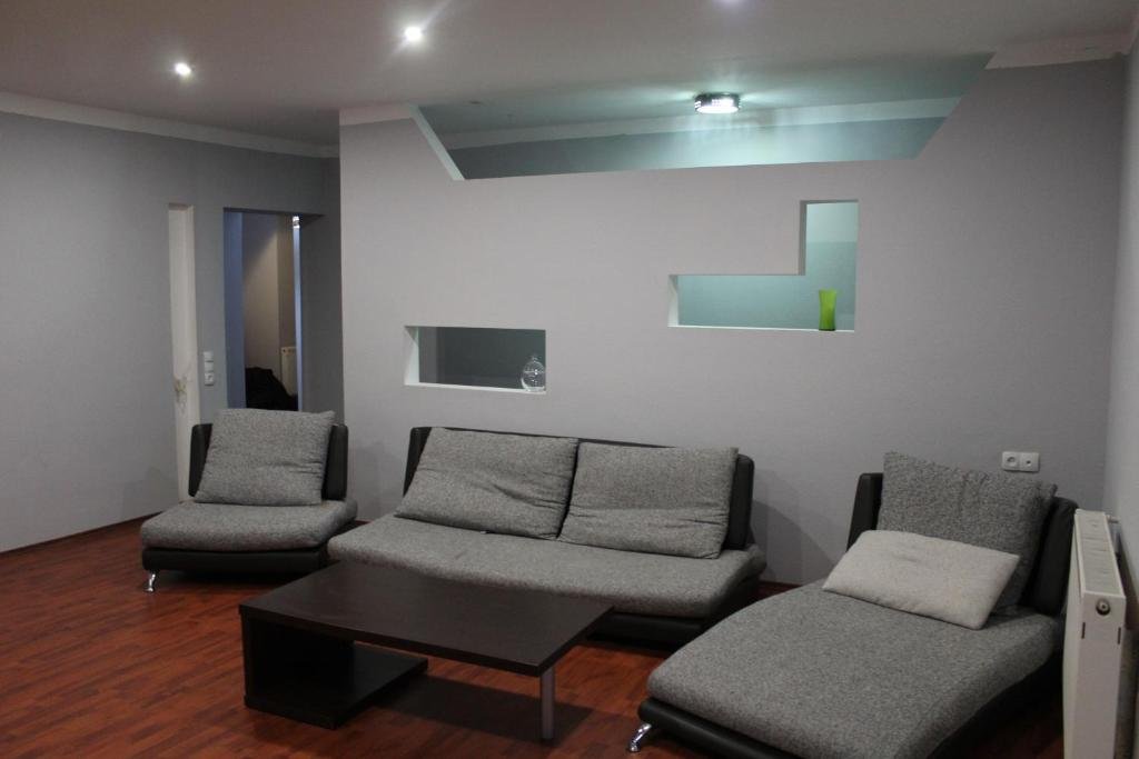 Телави: Flat With 3 Bedrooms