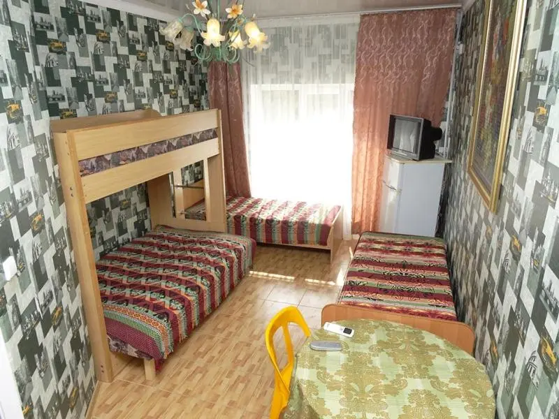 Витязево: Gostievoi dom Elena