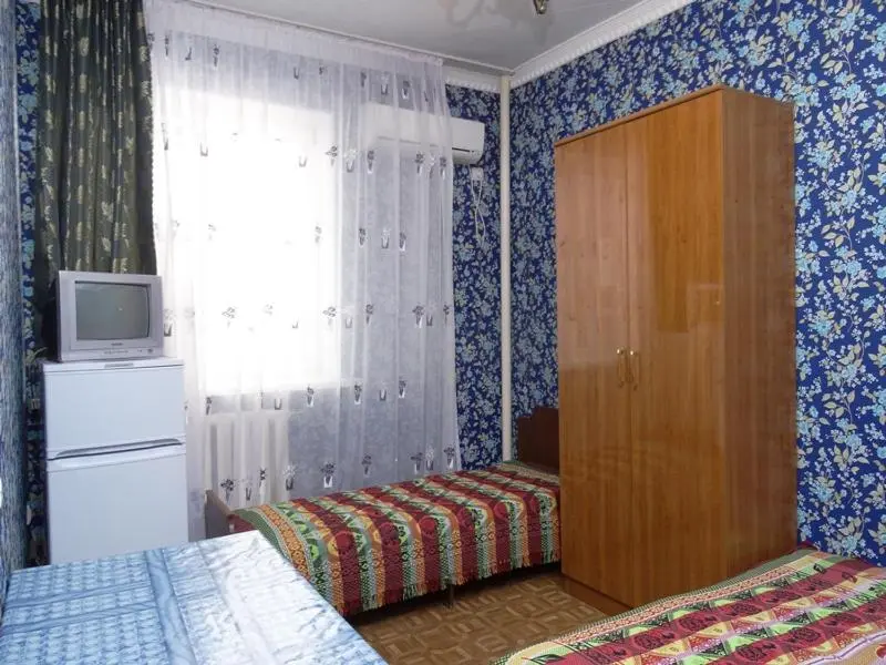 Витязево: Gostievoi dom Elena