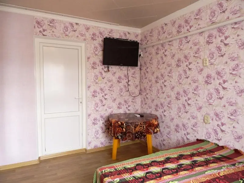 Витязево: Gostievoi dom Elena
