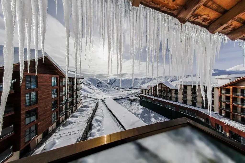 Гудаури: Cozy Mountain View Apartment 300 m to Gondola Lift