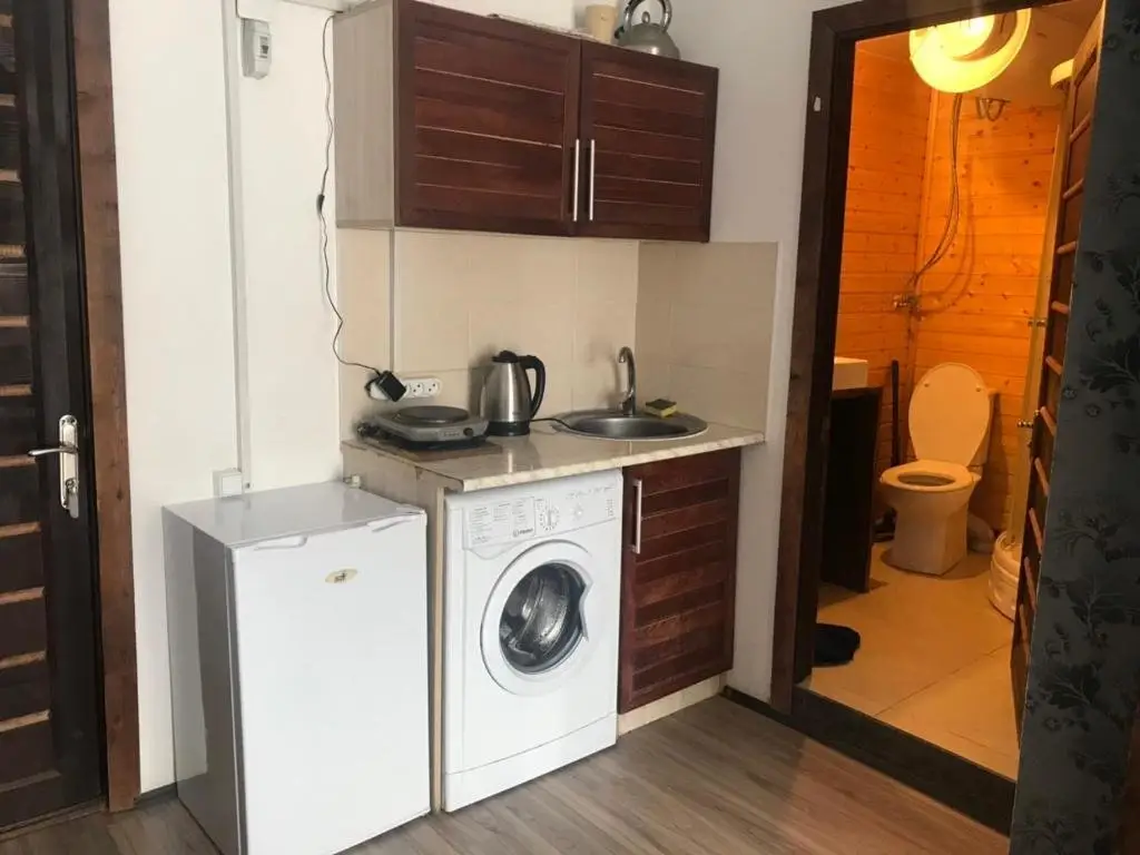 Бакуриани: Mgzavrebi Room N 401