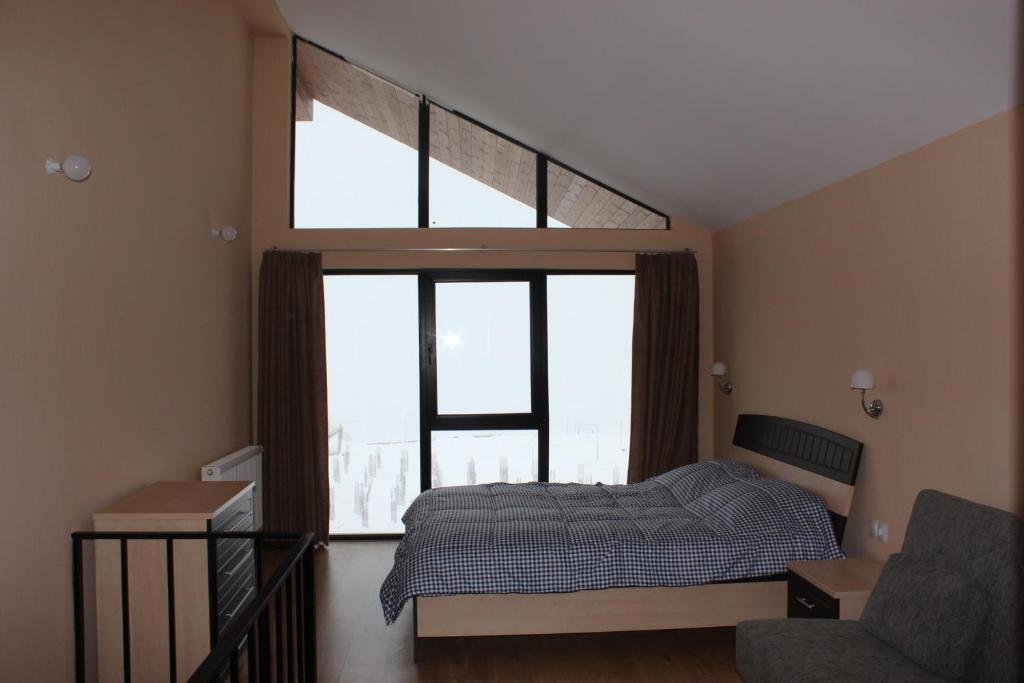 Гудаури: Duplex in New Gudauri, next to the Ski Lift /2bath