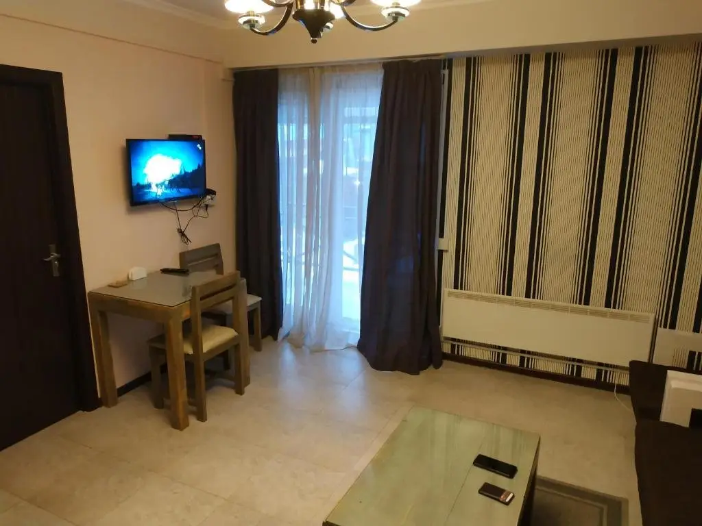 Бакуриани: Cosy 50 sq.ft. Apartment in Bakuriani