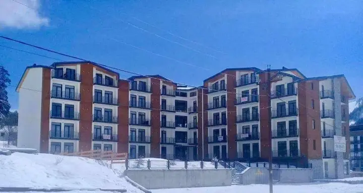 Бакуриани: Tsakadze Street 26. House On The Circle Near Kokhta Miturba And 25S.