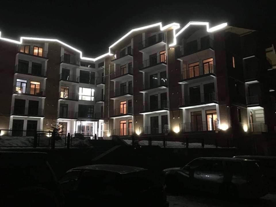Бакуриани: Tsakadze Street 26. House On The Circle Near Kokhta Miturba And 25S.