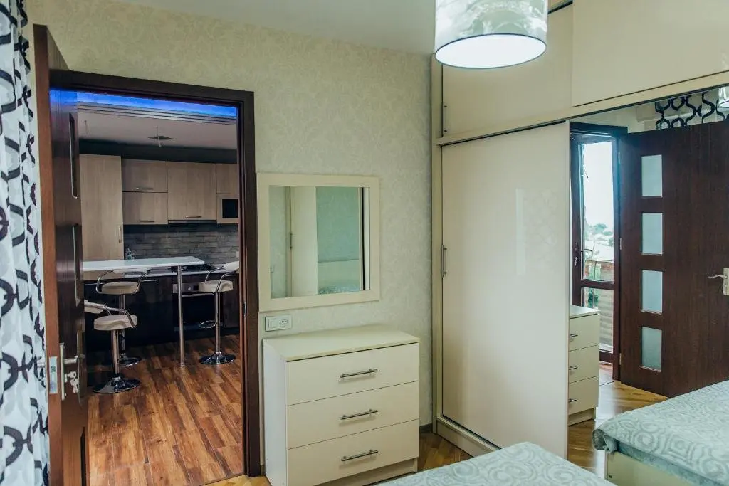 Телави: Modern 2 Bedroom Apartment In Telavi