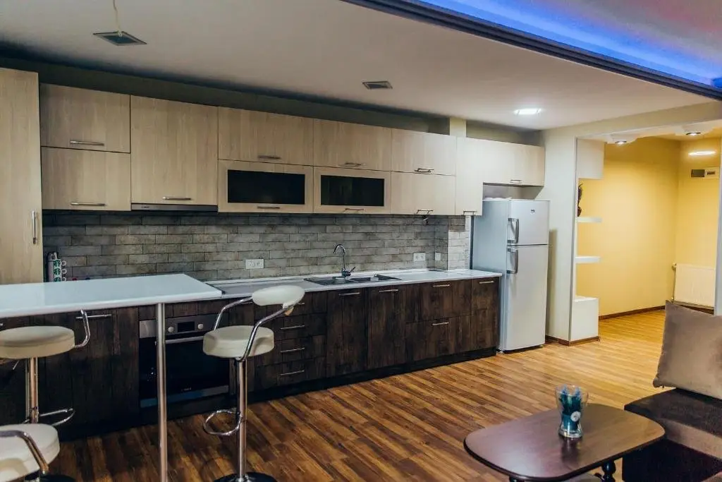 Телави: Modern 2 Bedroom Apartment In Telavi