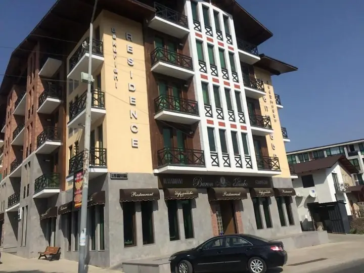 Бакуриани: 4 Room (3 Bedroom) apartment in Residence, Bakuriani, Georgia