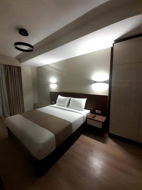 Бакуриани: +995574777001