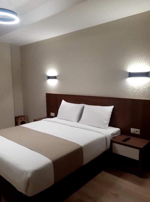 Бакуриани: +995574777001