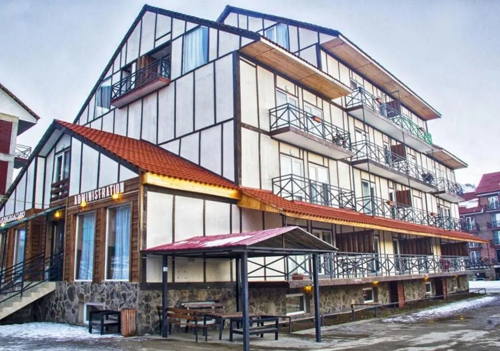 Бакуриани: Mgzavrebi, Block 2, Apartment 103