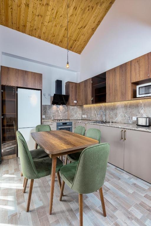 Бакуриани: 1st floor Luxury Bright 1bedrom Apartment with Free Parking and WiFi