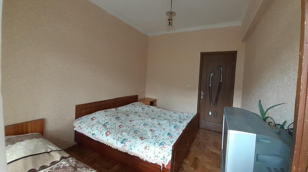 Боржоми: Borjomi,Rustaveli Street 107, 7 Floor