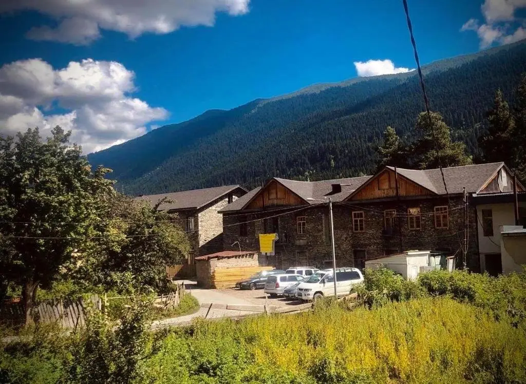 Местиа: - Cozy 2 BR Apartment In Mestia -