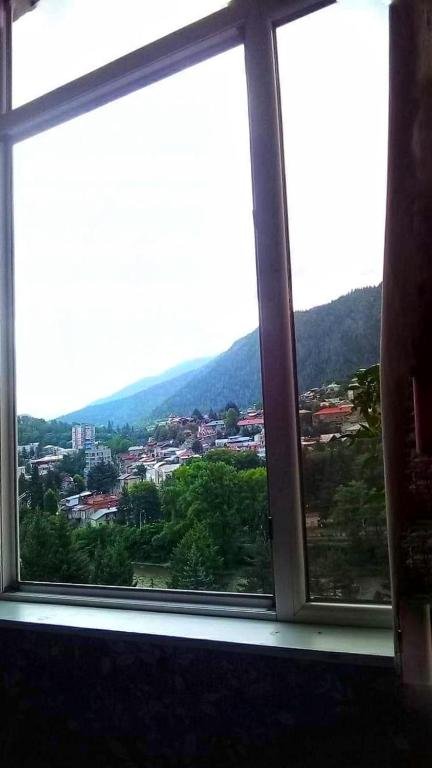 Боржоми: Borjomi ,mthis kheoba rustaveli street 107, floor 7 (for rent) 3 rooms