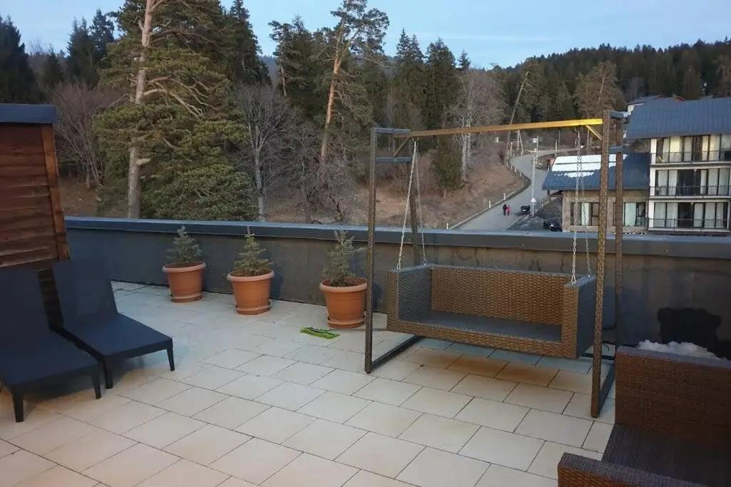 Бакуриани: Veranda 505, Hotel Mgzavrebi Bakuriani.