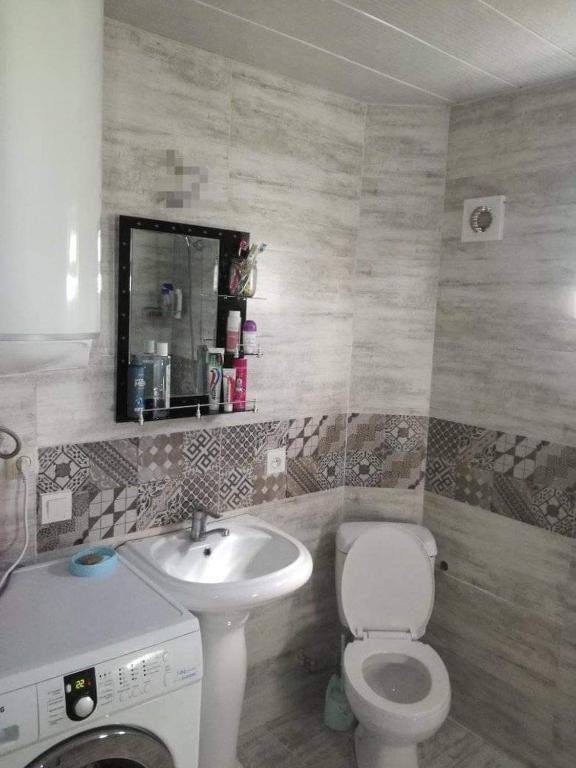 Местиа: Lia's Guest house Tsvirmi