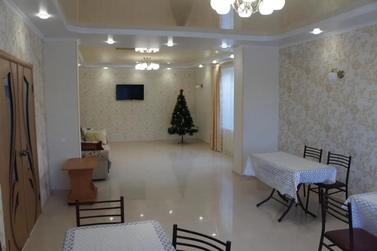 Анапа: 98 Kati Solovyanovoy Guest House