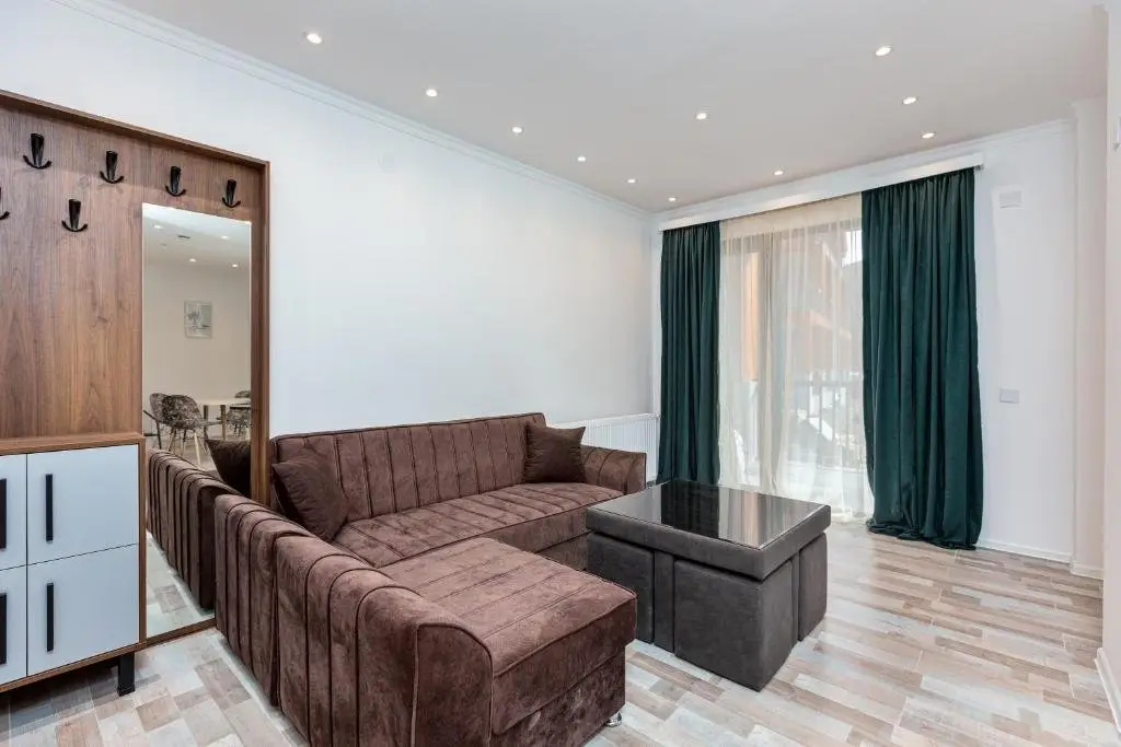 Бакуриани: Ground Floor Bright Luxury 1Bedroom Apartment with Free Parking