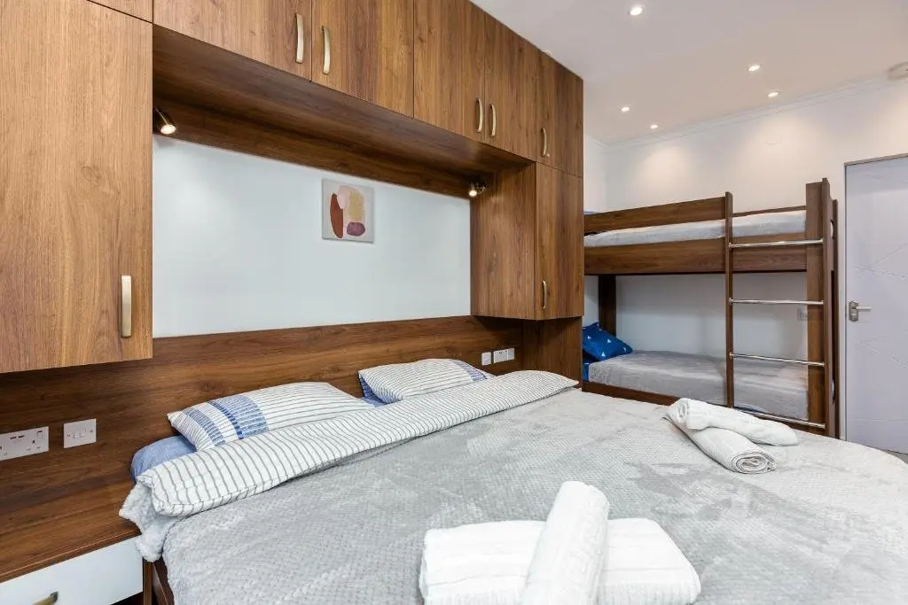Бакуриани: Ground Floor Bright Luxury 1Bedroom Apartment with Free Parking