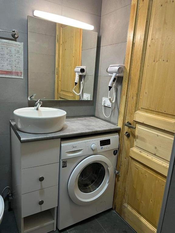 Бакуриани: Didveli Gallery Studio Apartment B-408