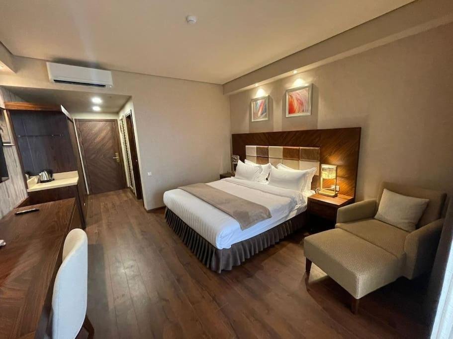 Чакви: Leo Group BEST STUDIO 1201 Dreamland Oasis CHAKVI