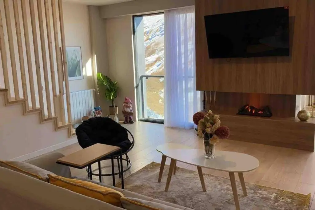 Гудаури: Duplex vip full mountain view near gondola