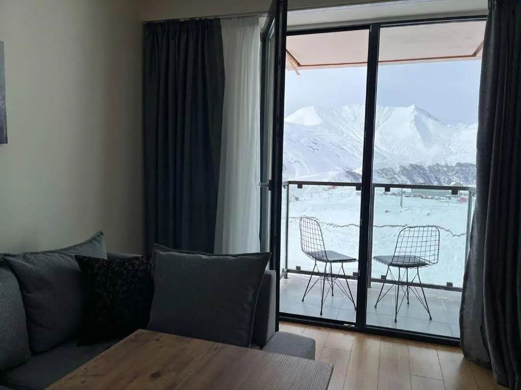 Гудаури: Delux apartment for 6 guest new gudauri