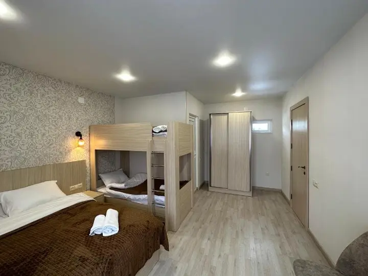 Бакуриани: 5 Bedrooms House