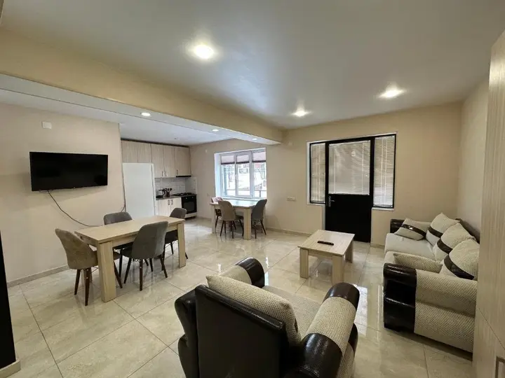 Бакуриани: 5 Bedrooms House