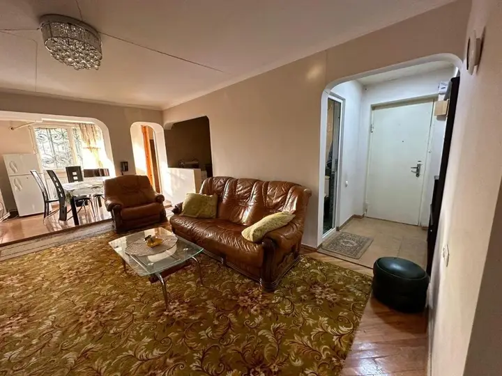 Гори: cozy 2-bedroom apartment in Gori