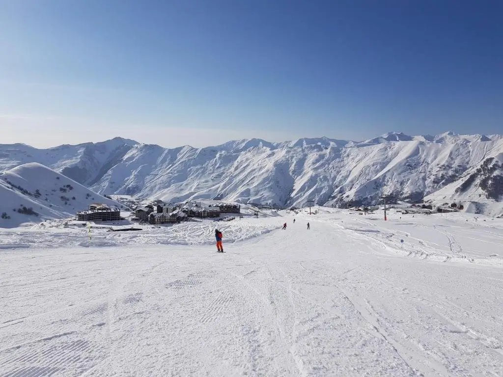 Гудаури: Ski In Out Apartment In New Gudauri Loft 2