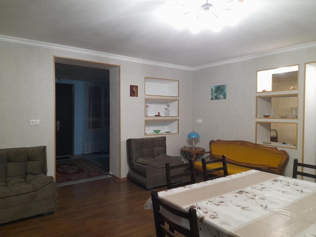 Амбролаури: Hotel In Racha