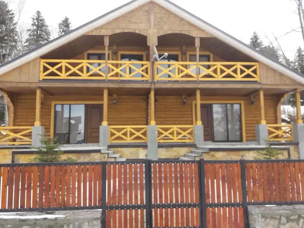 Бакуриани: Wooden Cottage