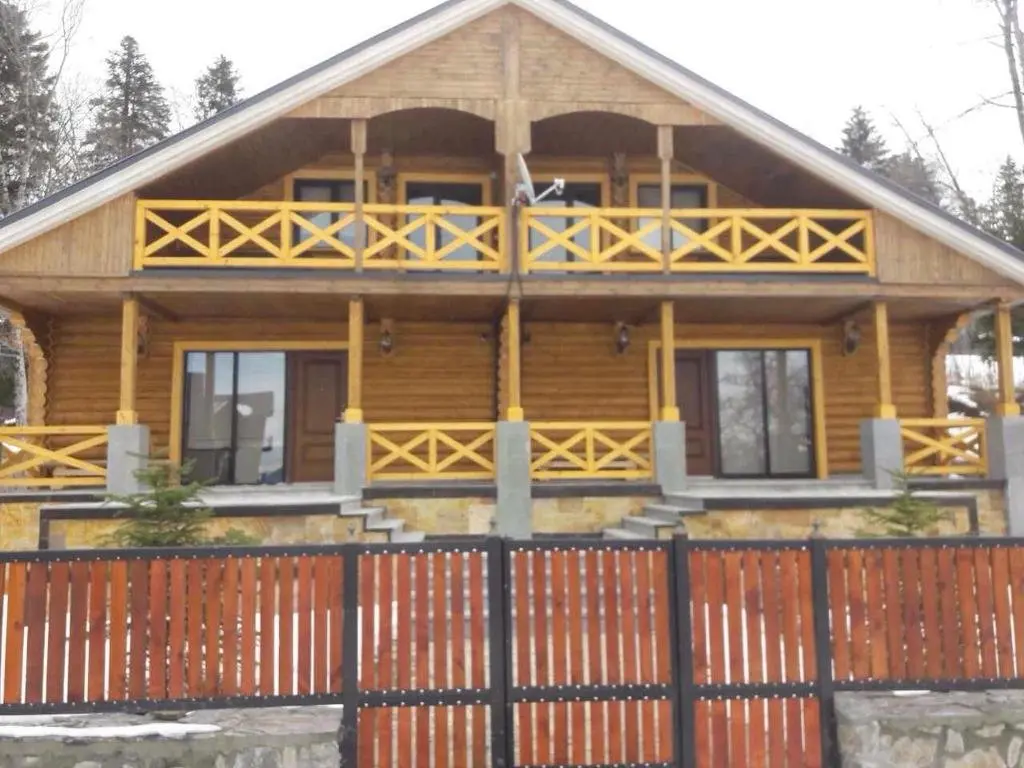 Бакуриани: Wooden Cottage