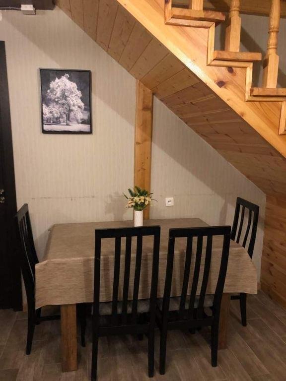 Бакуриани: Wooden Cottage