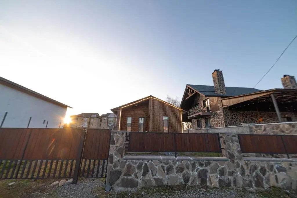 Бакуриани: cozy wooden cottage in Bakuriani