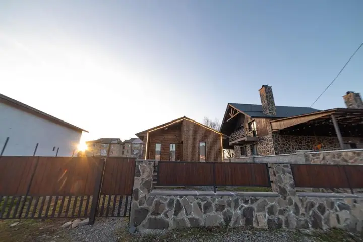 Бакуриани: cozy wooden cottage in Bakuriani