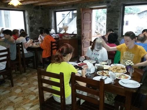 Местиа: Mini-Hotel ,,Suntriil"
