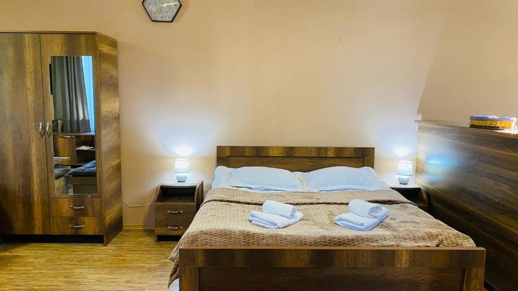 Местиа: Nugzar Holiday Home
