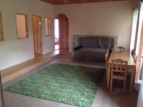 Местиа: shema's guest hause