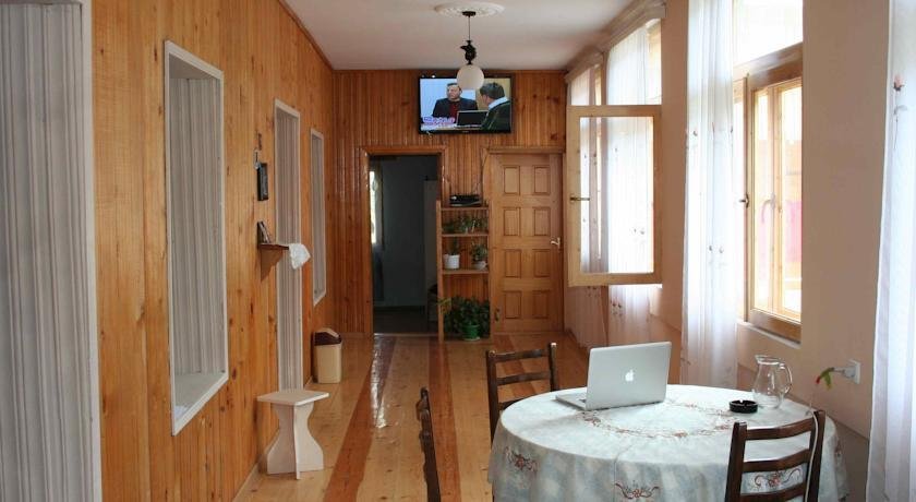 Местиа: Marina Guest House