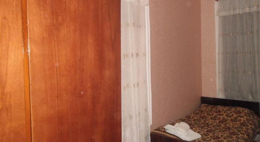 Местиа: Guest House Neli