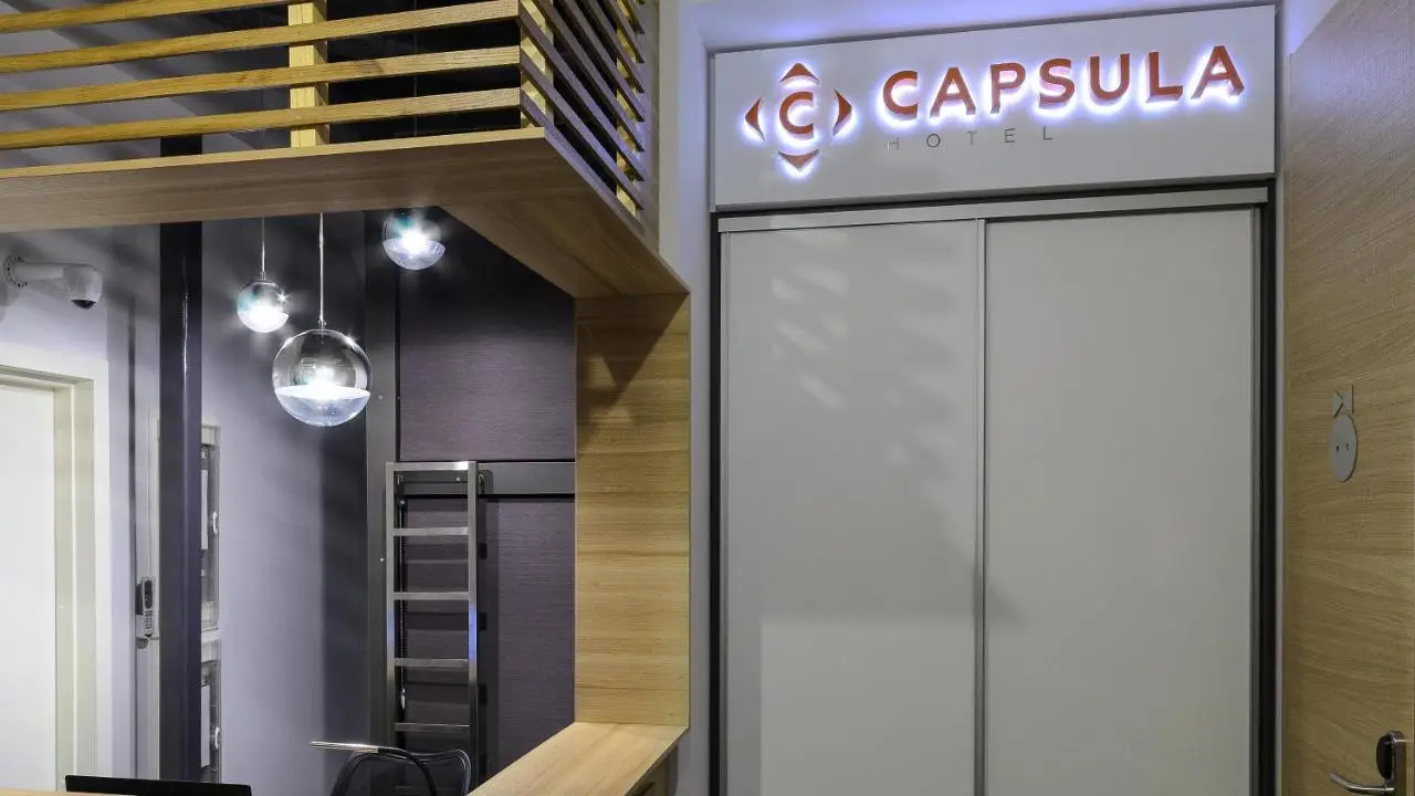 Москва: Меблированные комнаты Capsula