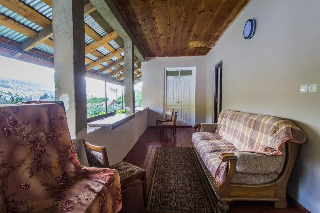 Местиа: Guest house Chela