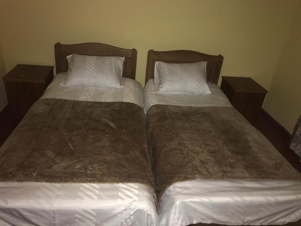 Местиа: Guest house Chela