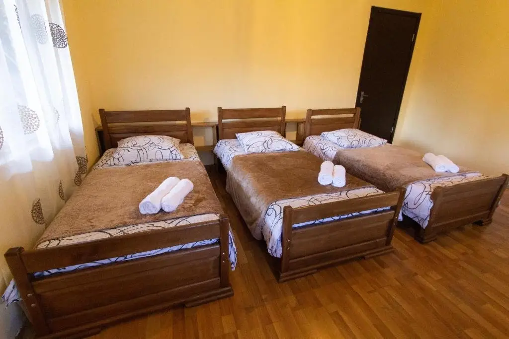 Местиа: Guest house Chela
