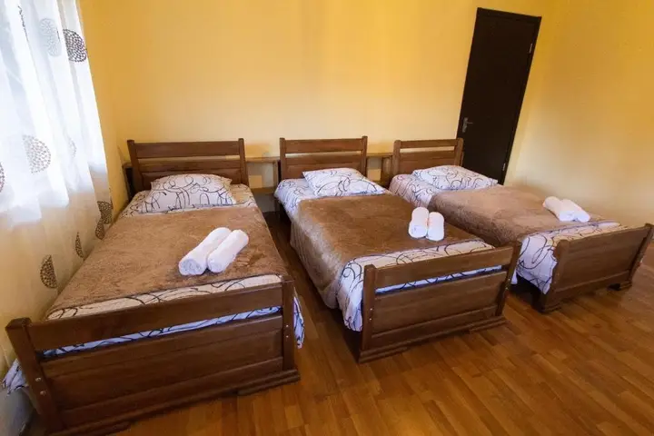Местиа: Guest house Chela