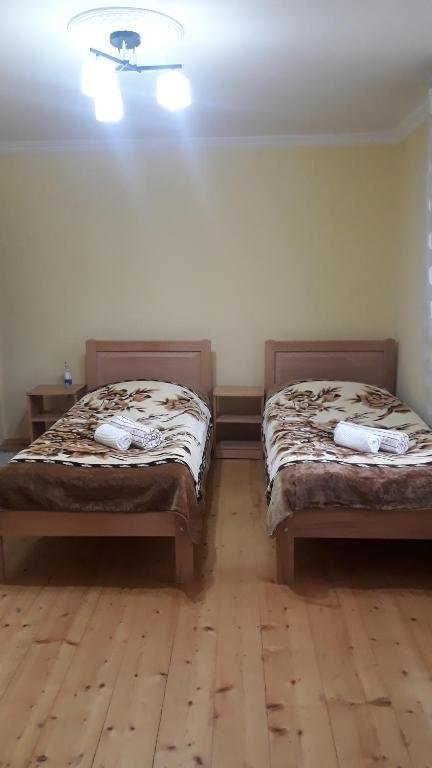 Местиа: guest house robi